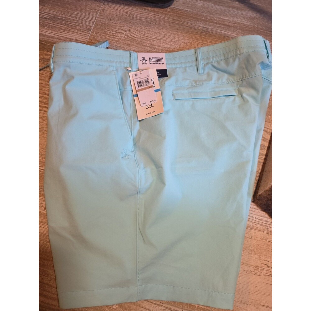 Men's Penguin by Munsingwear Shorts NEW Size 42